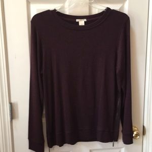 Long sleeve knit shirt